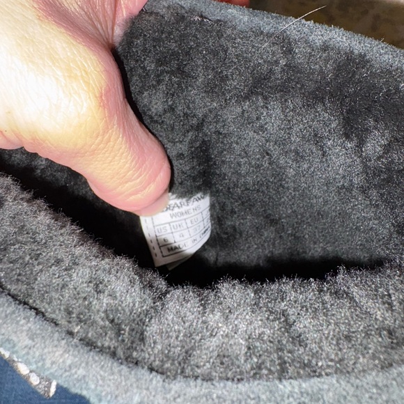 Bear Paw Boots Women’s Size 6 Black - Picture 4 of 5